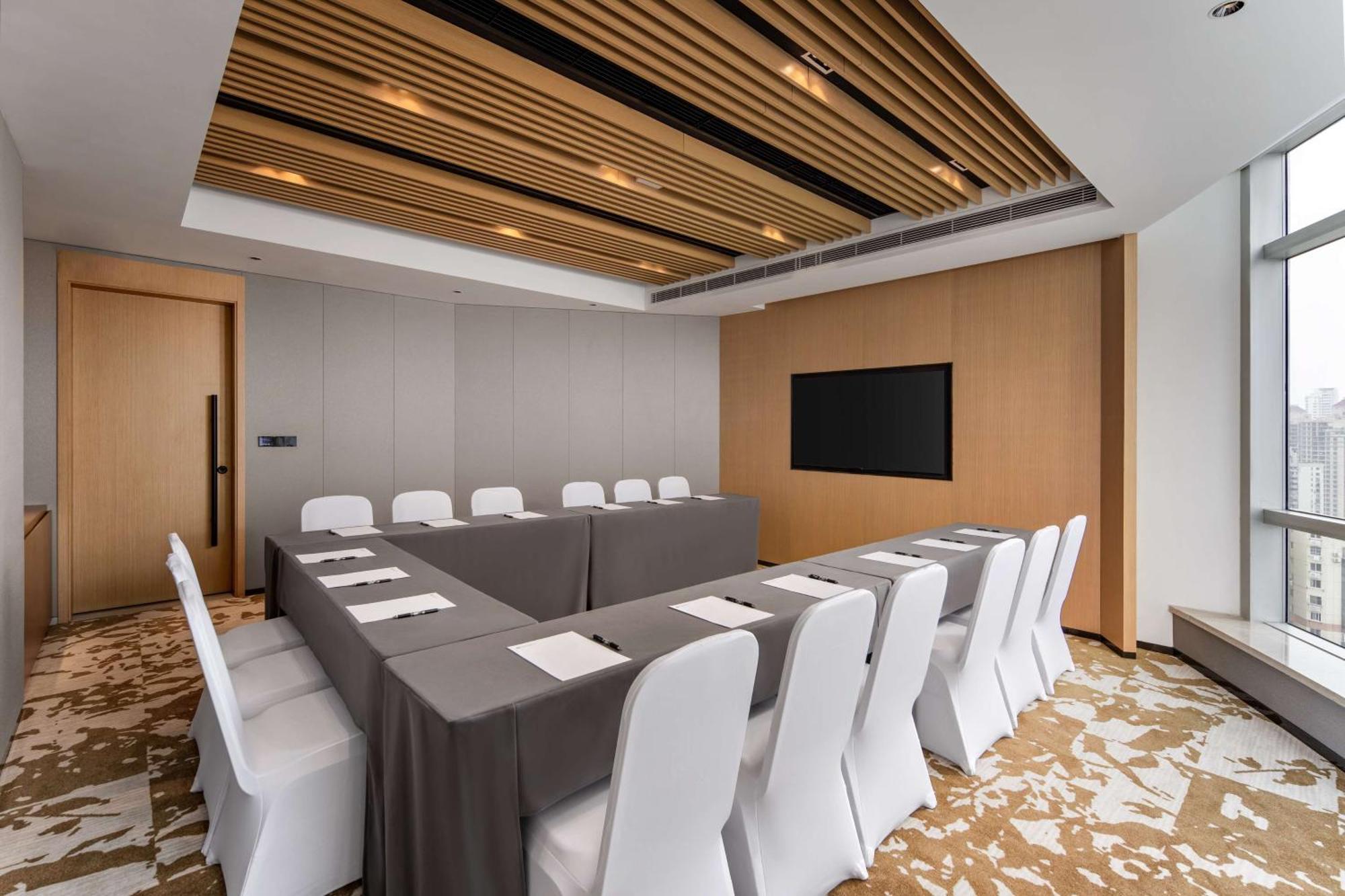 Hilton Garden Inn Shanghai Lujiazui Екстер'єр фото