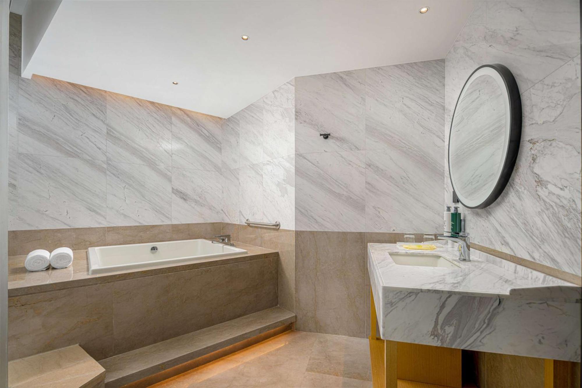 Hilton Garden Inn Shanghai Lujiazui Екстер'єр фото